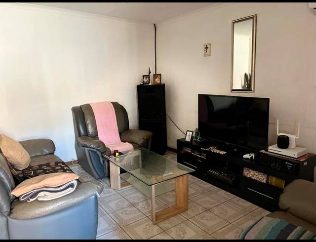 3 BEDROOM HOUSE FOR SALE IN NGWELEZANA